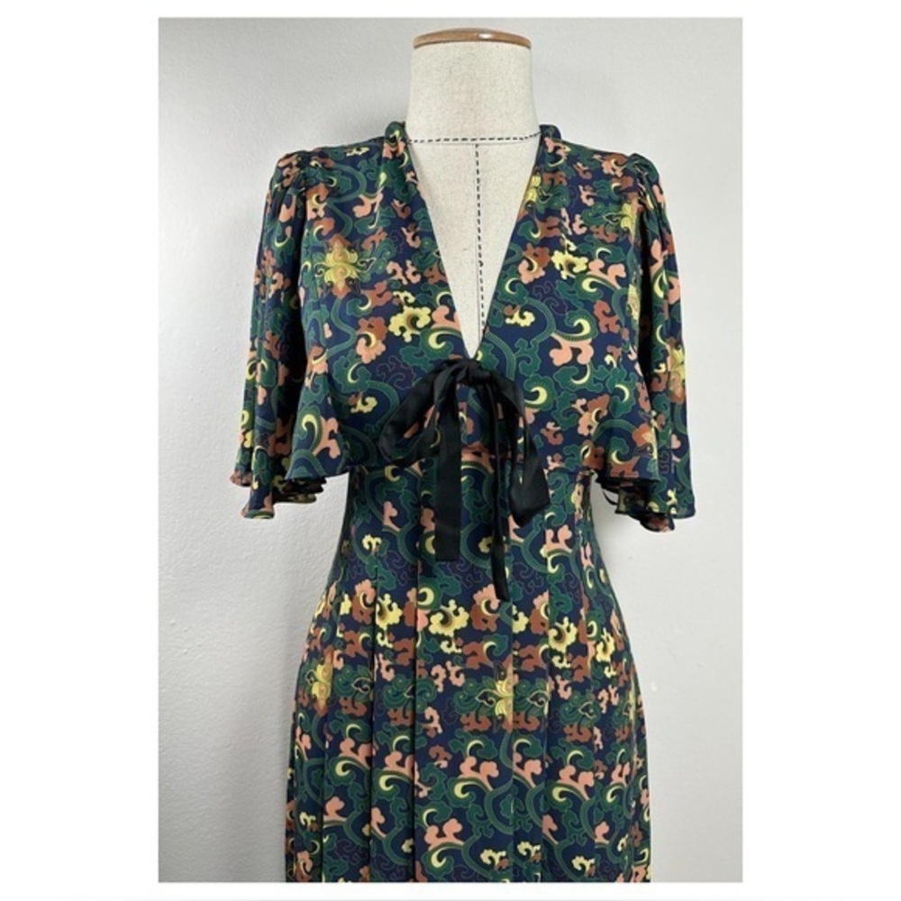 Three Floor Printed Maxi Dress Size 6 Blue Tie Front Flutter Sleeve Boho